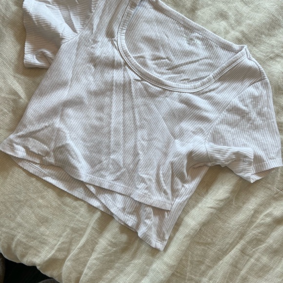 Year Of Ours Ribbed Cropped Top - Picture 2 of 4